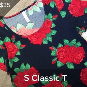 BNWT small Lularoe Classic T